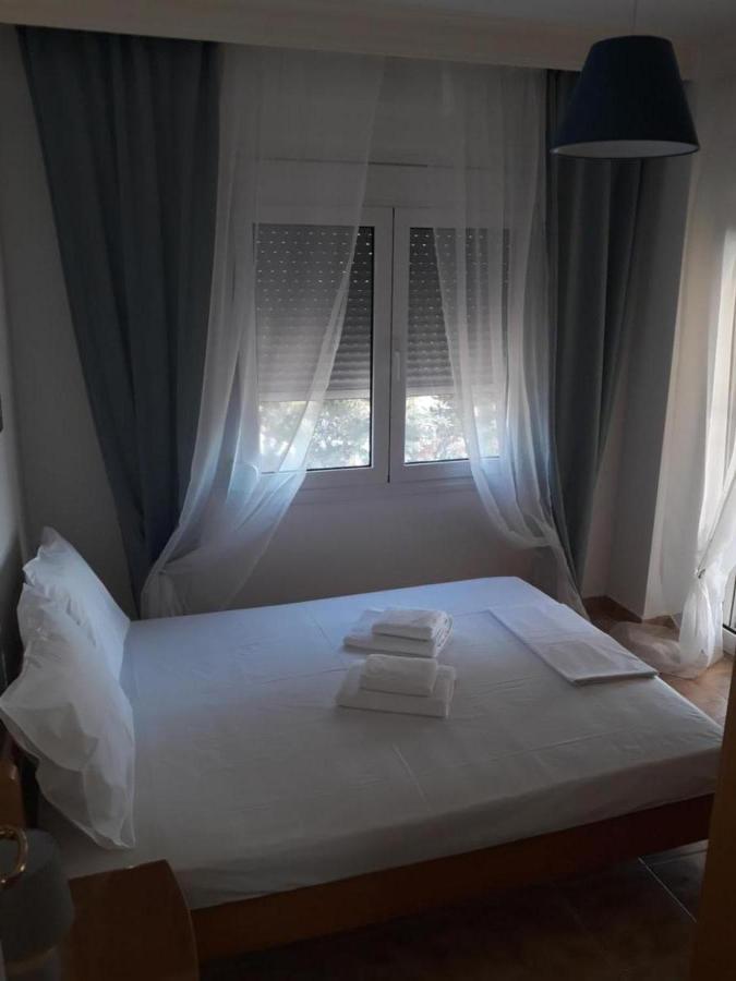 The Pearl Apartment Néa Péramos Bagian luar foto